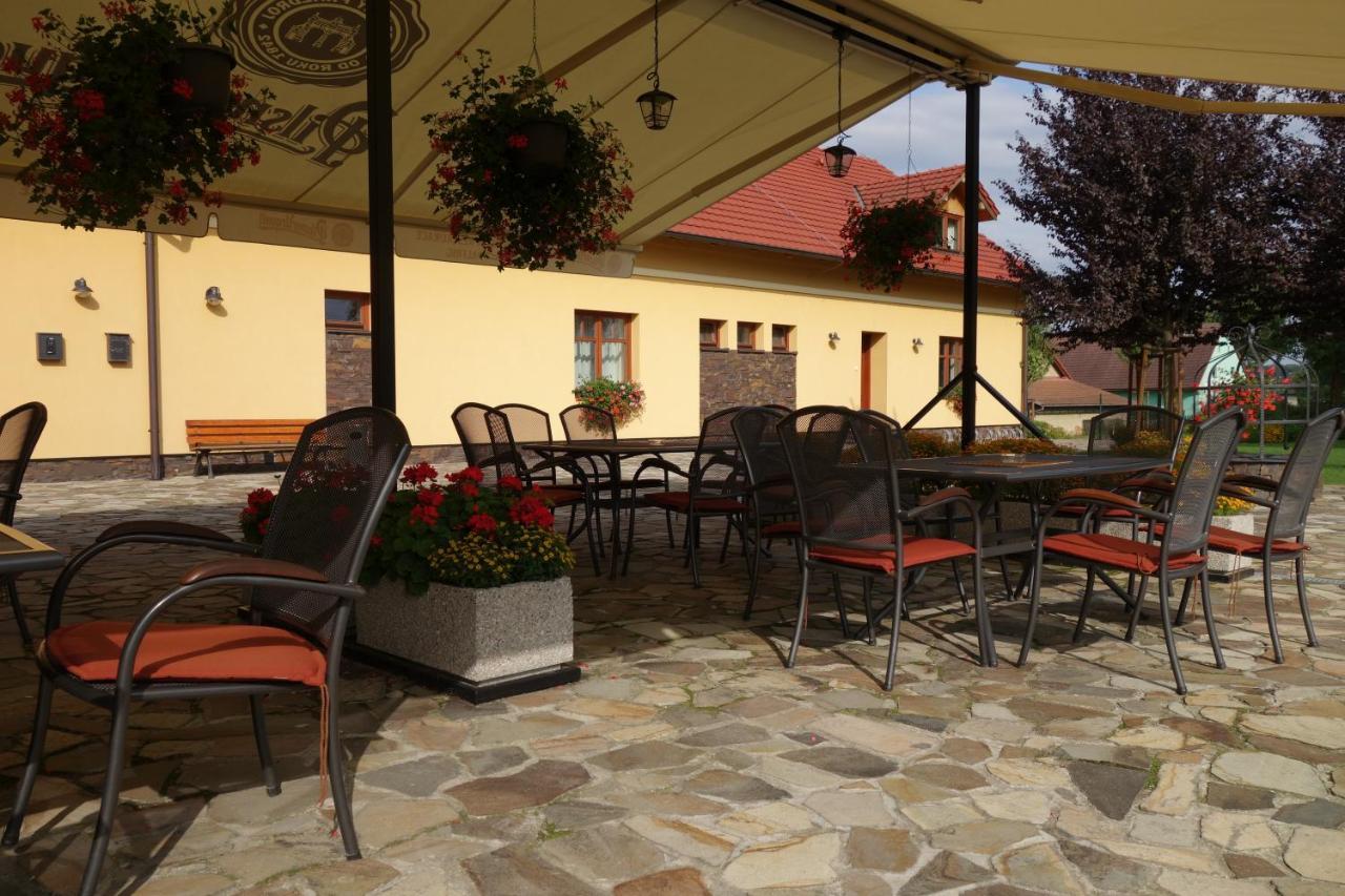 Hotel A Restaurace Palfrig Stara Ves nad Ondrejnici Εξωτερικό φωτογραφία